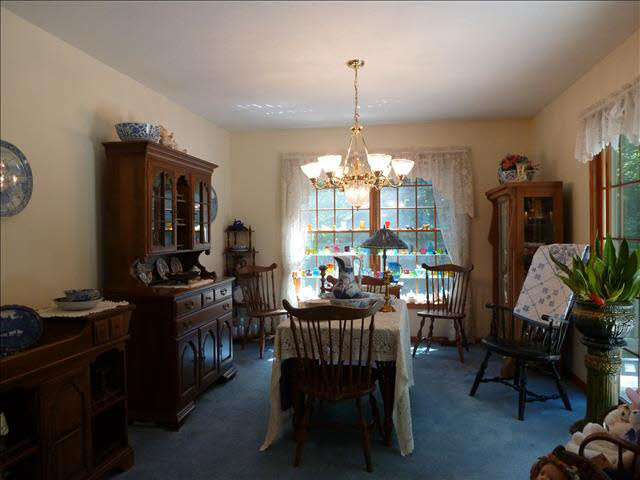 3033 West Rauch Temperance, MI 48182 - Photo 9 of 20 Dining Room