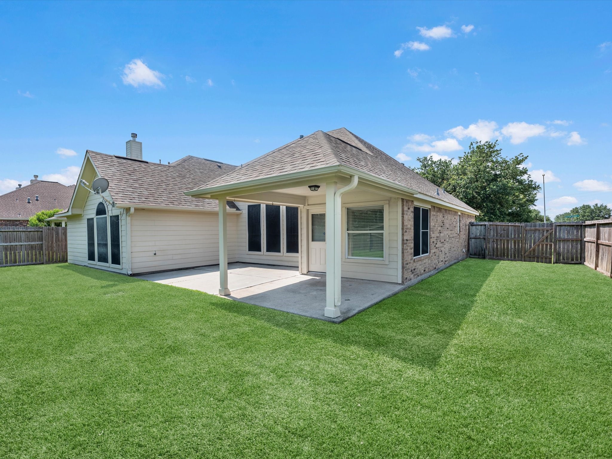 5122 Dripping Spring Avenue Baytown, TX 77523 - Photo 6 of 33