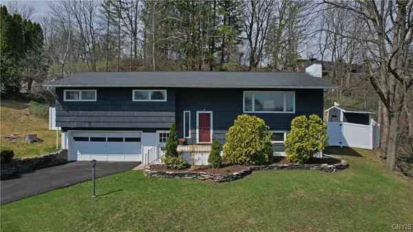 $349,900 | 104 Ardsley Drive, De Witt, NY 13214