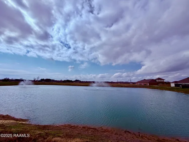 $692,500 | 104 Sabal Grv Lane, Youngsville, LA 70592