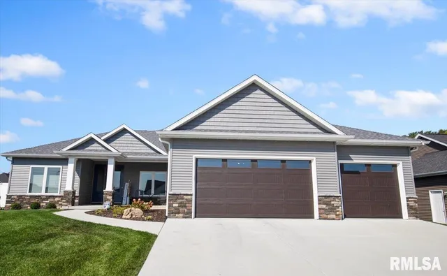 $750,000 | 2813 Richardson Drive, Springfield, IL 62711