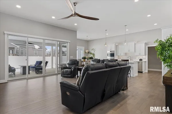 $725,000 | 2813 Richardson Drive, Springfield, IL 62711