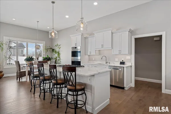 $725,000 | 2813 Richardson Drive, Springfield, IL 62711