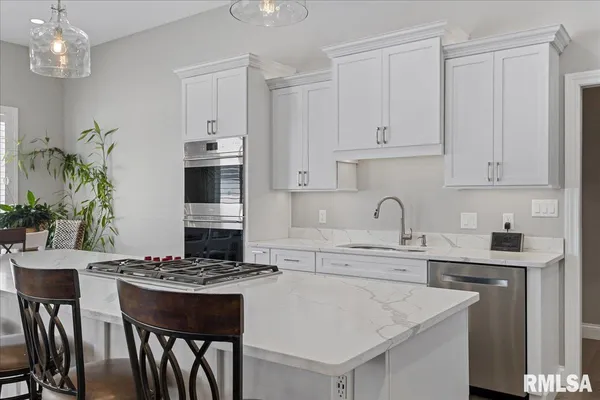 $725,000 | 2813 Richardson Drive, Springfield, IL 62711