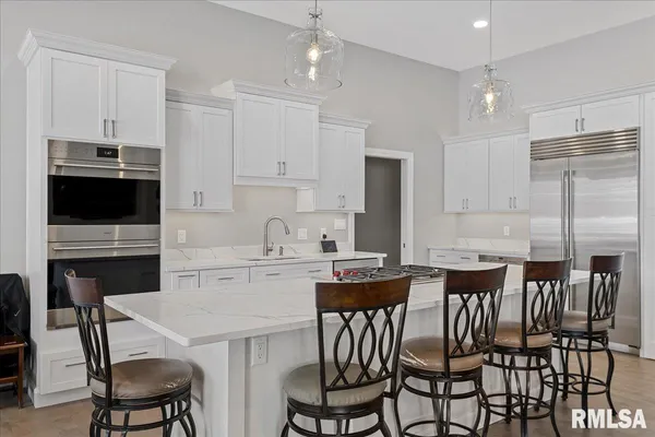 $725,000 | 2813 Richardson Drive, Springfield, IL 62711