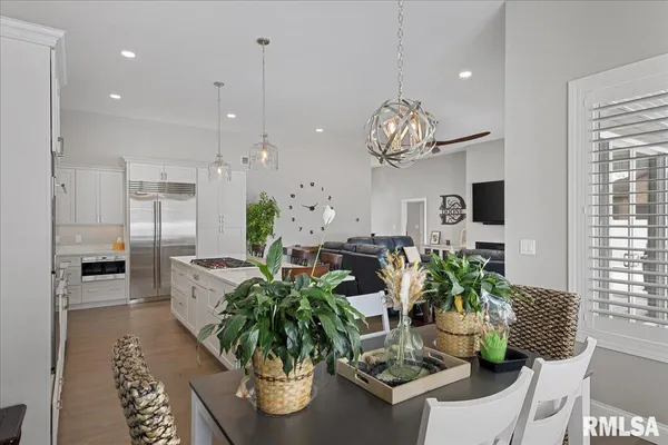 $725,000 | 2813 Richardson Drive, Springfield, IL 62711