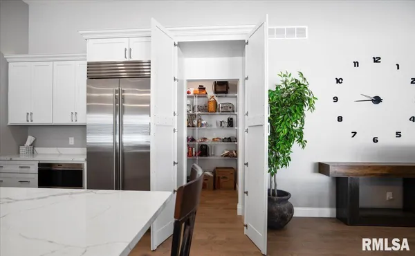 $725,000 | 2813 Richardson Drive, Springfield, IL 62711