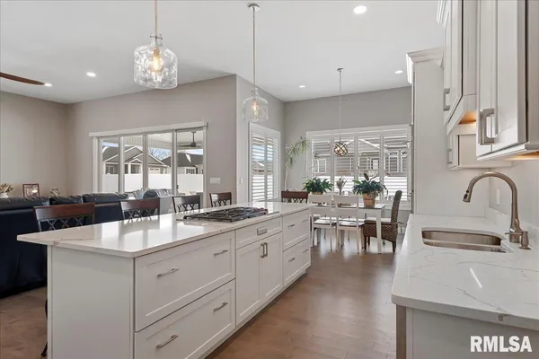 $725,000 | 2813 Richardson Drive, Springfield, IL 62711