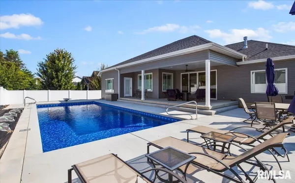 $725,000 | 2813 Richardson Drive, Springfield, IL 62711