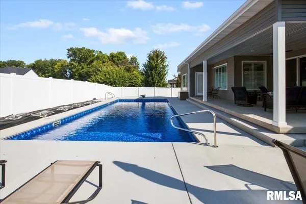 $725,000 | 2813 Richardson Drive, Springfield, IL 62711