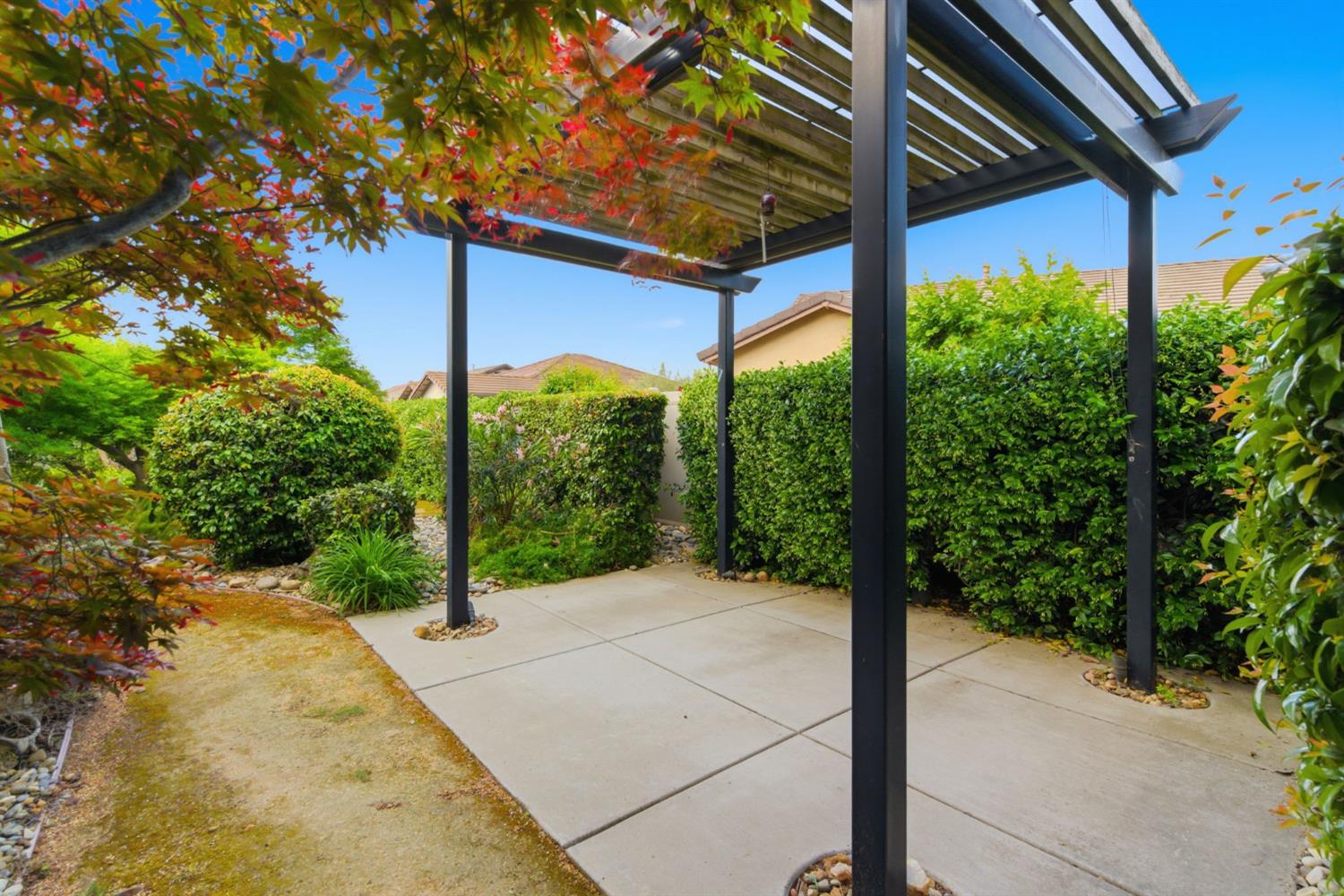 2499 Appleleaf Lane Manteca, CA 95336 - Photo 40 of 55 a view of a backyard of the house