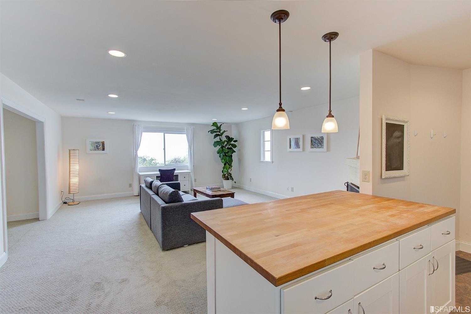 520 Cragmont Avenue Berkeley, CA 94708 - Photo 39 of 48 Au Pair Unit living room.