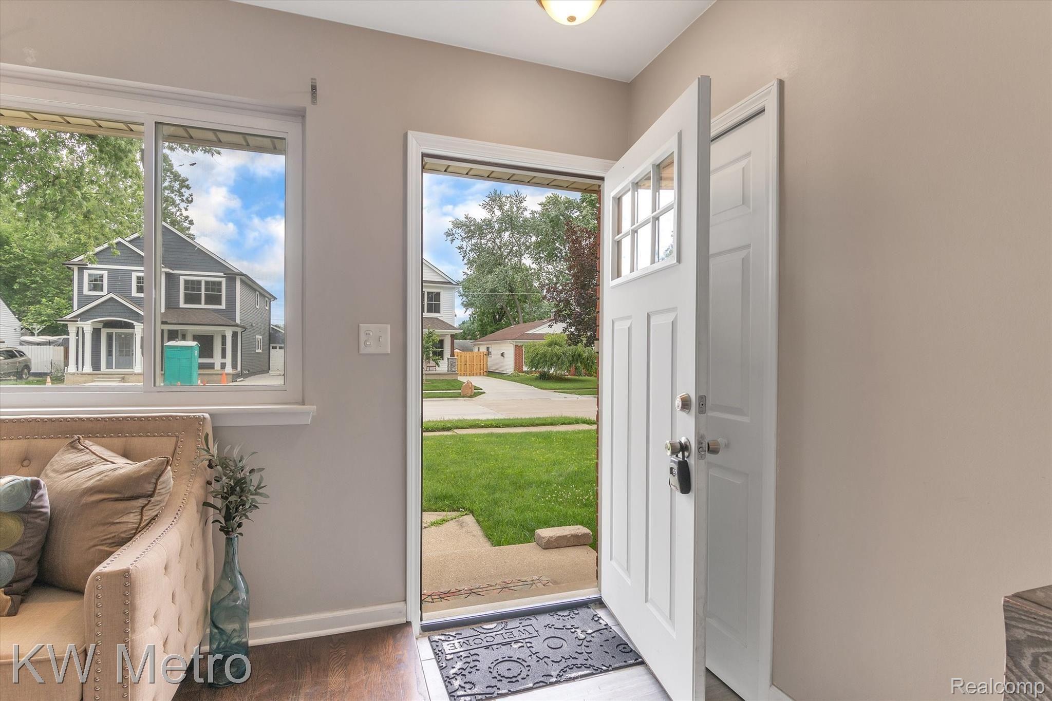 1908 Columbia Road Berkley, MI 48072 - Photo 5 of 35 06-1908 Columbia Rd-windowstill-realestate-photography-6.jpg