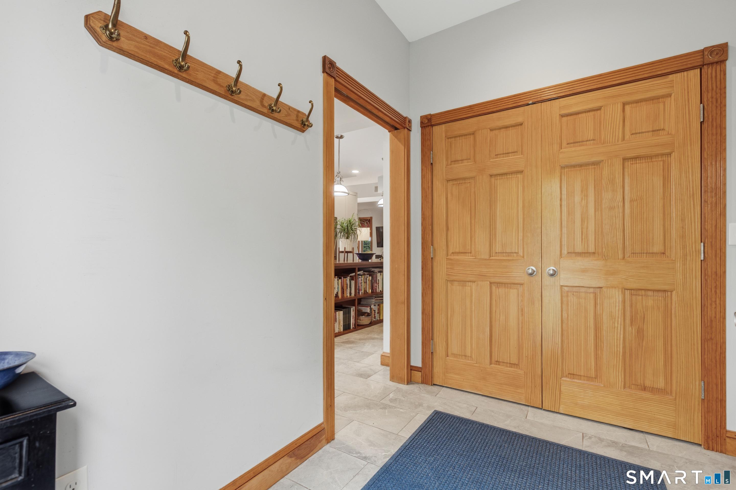 25 Brocketts Point Road Branford, CT 06405 - Photo 5 of 40