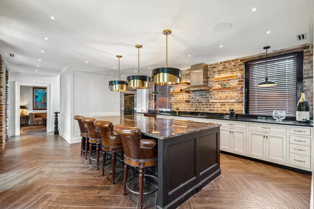 $28,000,000 | 25 East Battery, Charleston, SC 29401