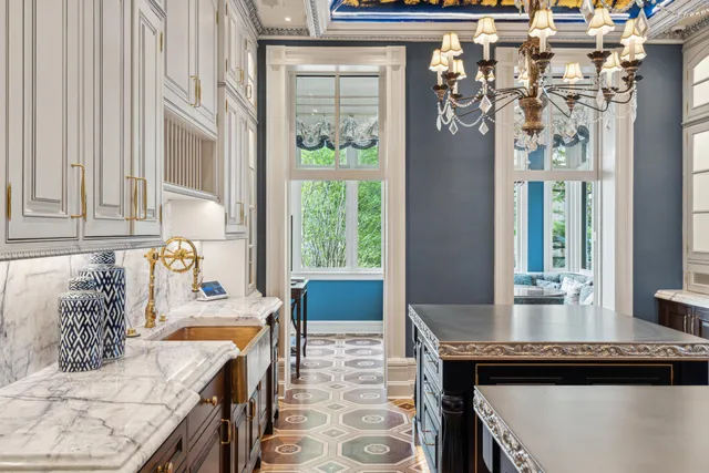 $28,000,000 | 25 East Battery, Charleston, SC 29401