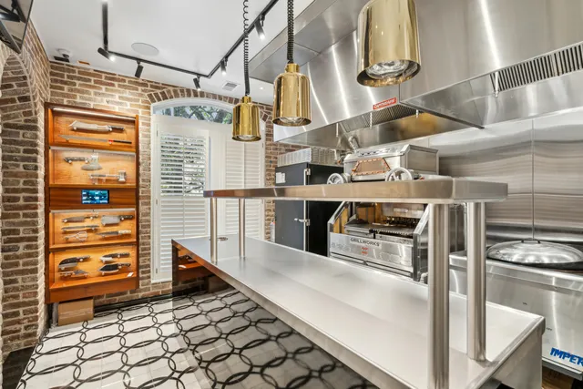 $28,000,000 | 25 East Battery, Charleston, SC 29401