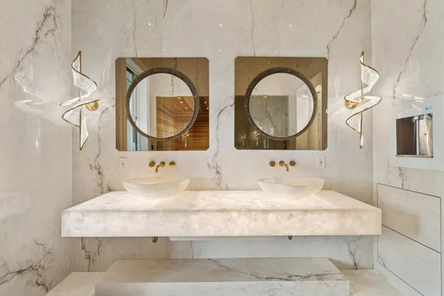 $28,000,000 | 25 East Battery, Charleston, SC 29401