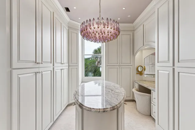 $28,000,000 | 25 East Battery, Charleston, SC 29401