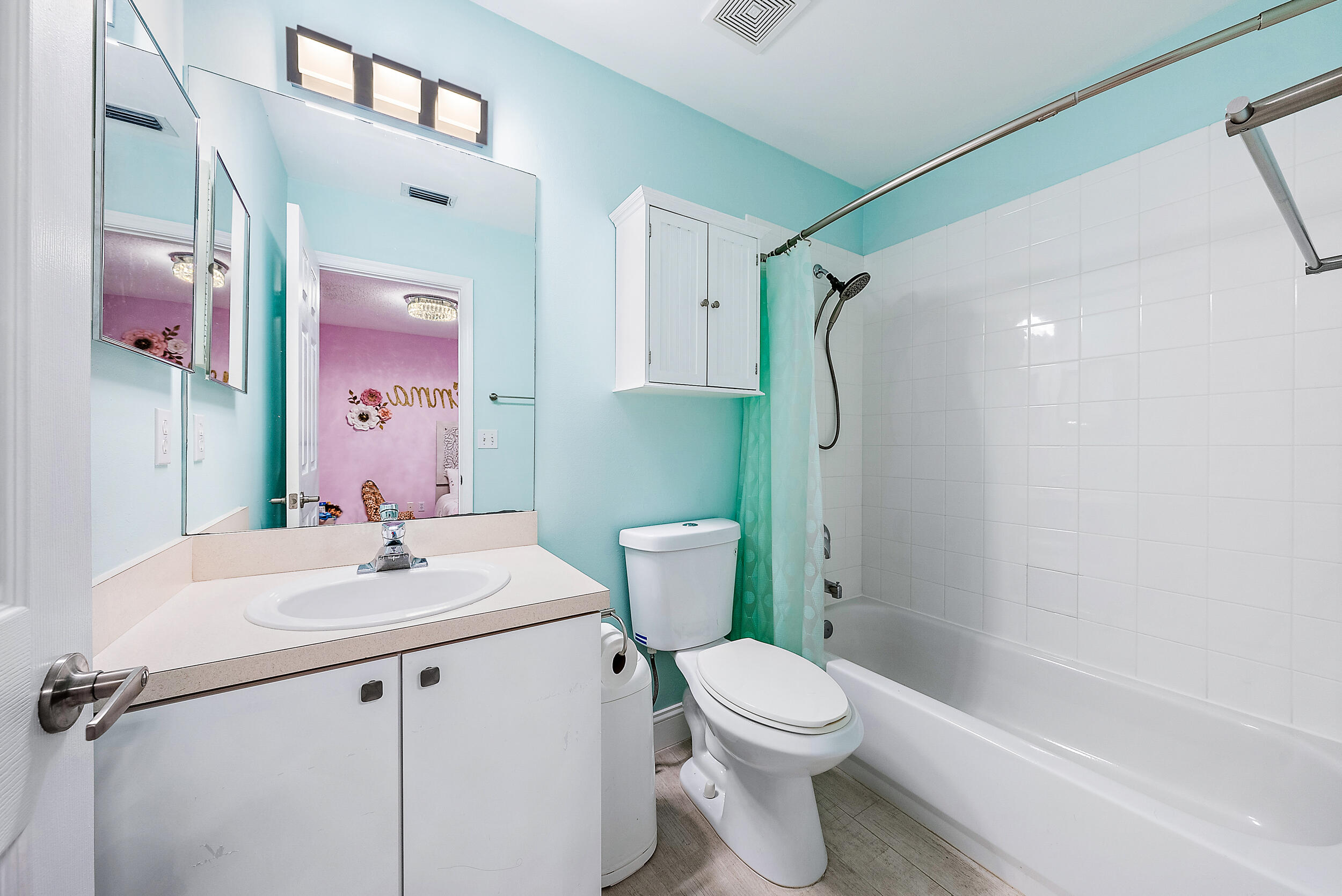 166 Timberwalk Trail Jupiter, FL 33458 - Photo 16 of 21 Guest Bedroom Ensuite