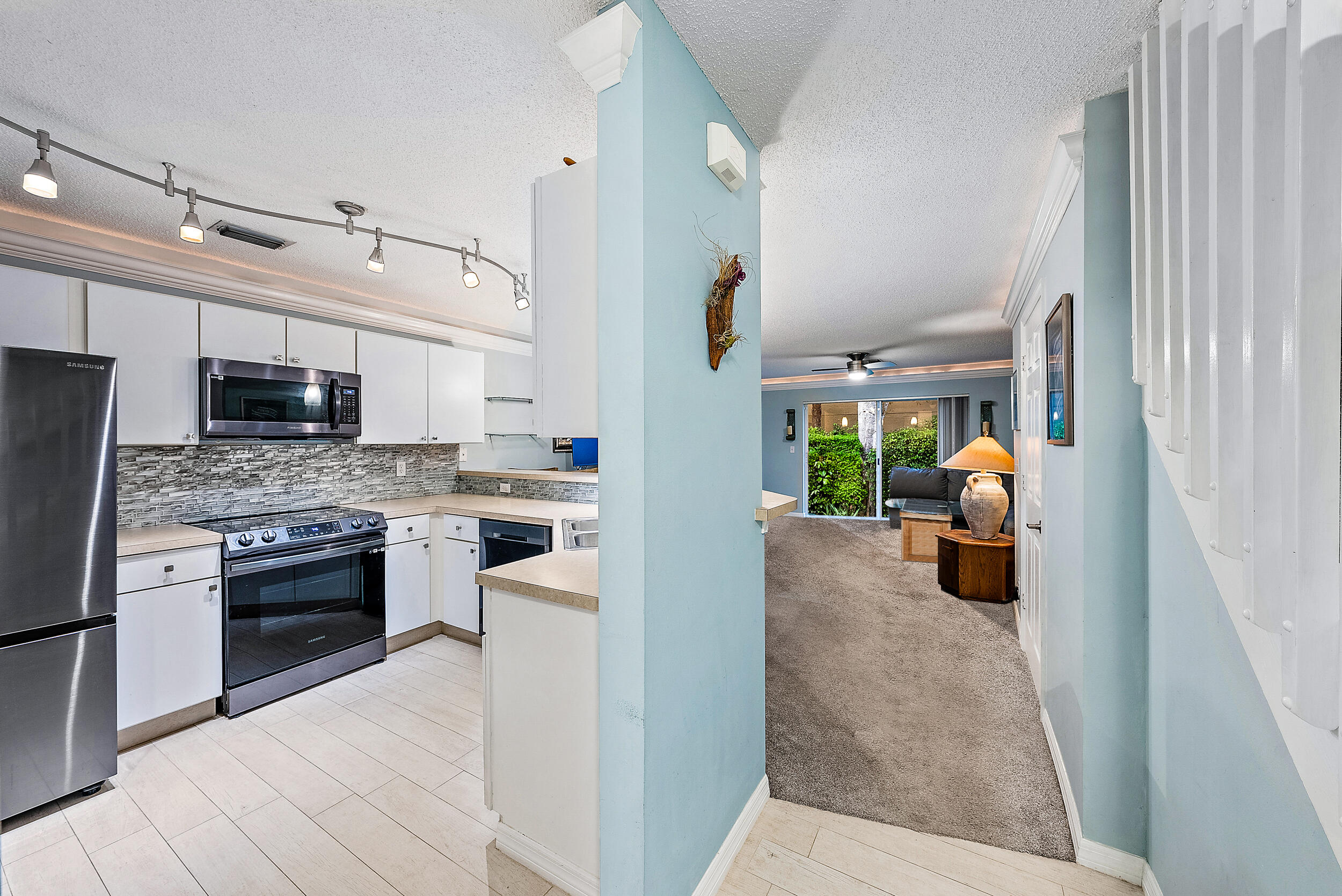 166 Timberwalk Trail Jupiter, FL 33458 - Photo 3 of 21 Entry