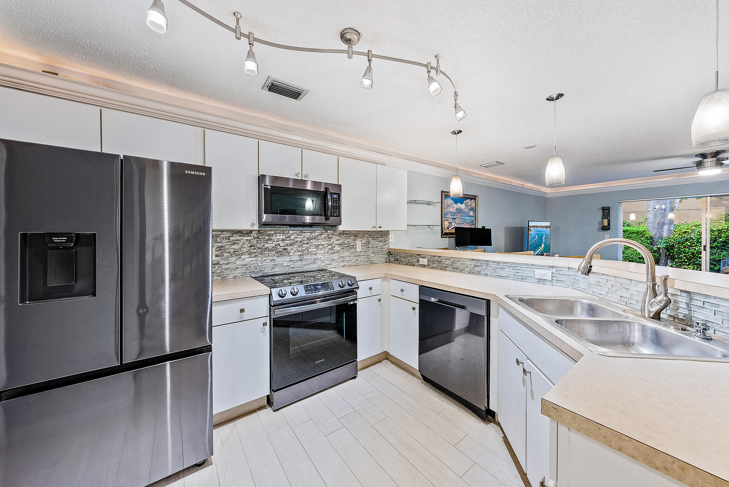 166 Timberwalk Trail Jupiter, FL 33458 - Photo 4 of 21 Kitchen View