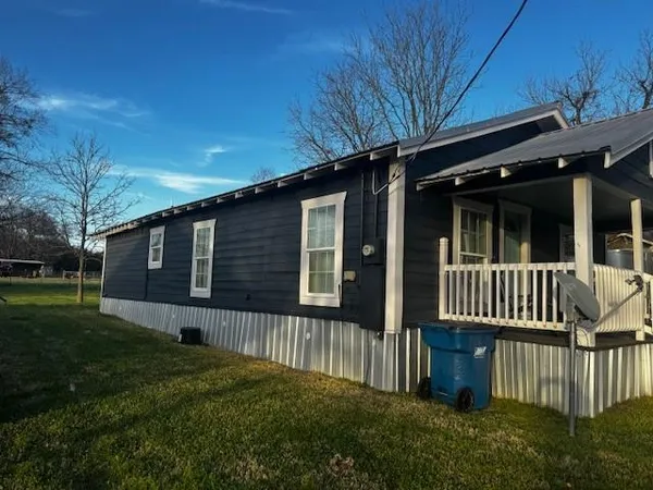 $169,900 | 406 East Main Street, Wortham, TX 76693