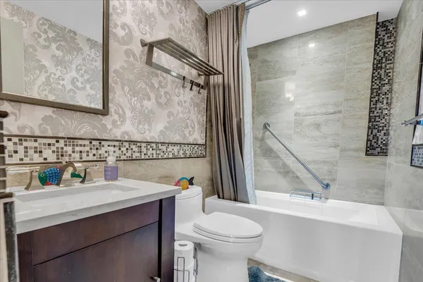 $84,000 | 1300 East Lafayette Street, Unit 209, Detroit, MI 48207