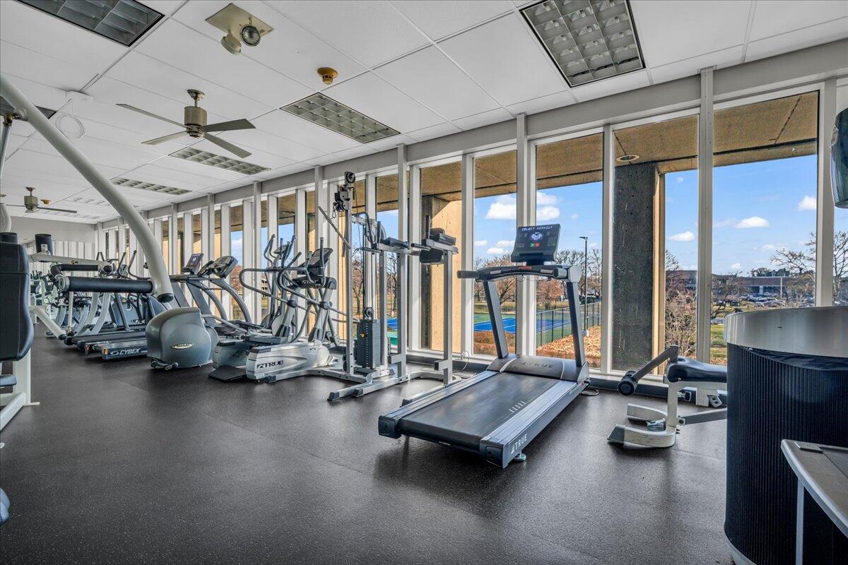 1300 East Lafayette Street, Unit 209 Detroit, MI 48207 - Photo 12 of 16 13-1300 E Lafayette St #209-12