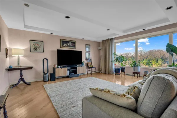 $84,000 | 1300 East Lafayette Street, Unit 209, Detroit, MI 48207