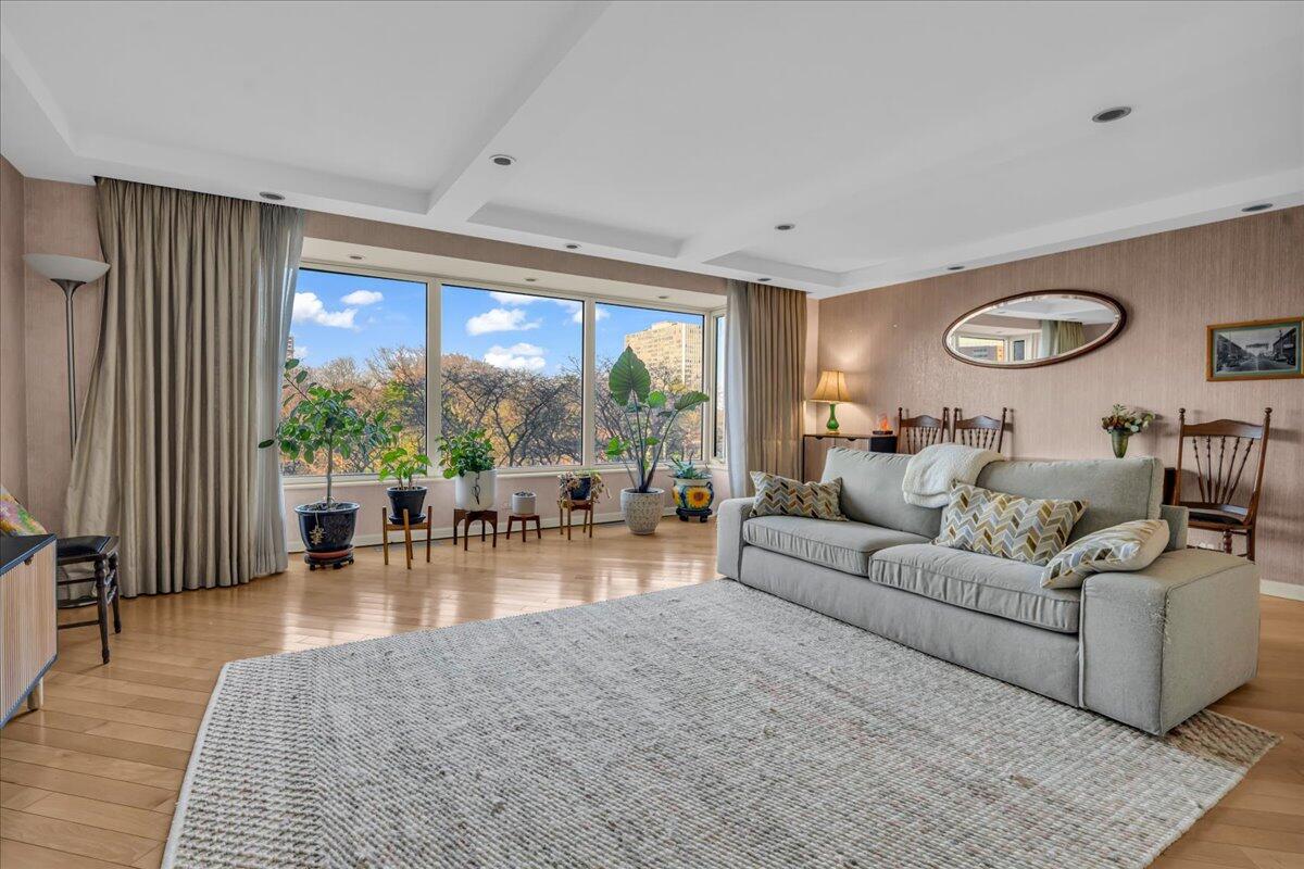 1300 East Lafayette Street, Unit 209 Detroit, MI 48207 - Photo 4 of 16 06-1300 E Lafayette St #209-5