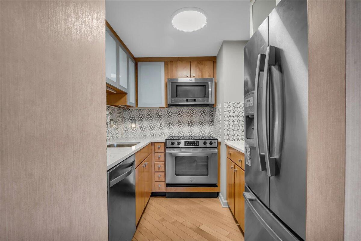 1300 East Lafayette Street, Unit 209 Detroit, MI 48207 - Photo 6 of 16 07-1300 E Lafayette St #209-6