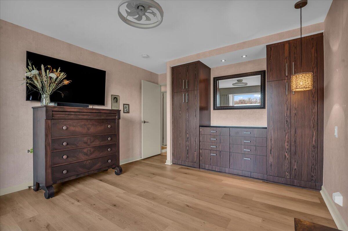 1300 East Lafayette Street, Unit 209 Detroit, MI 48207 - Photo 10 of 16 11-1300 E Lafayette St #209-10