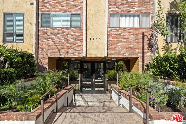 $425,000 | 1735 North Fuller Avenue, Unit 119, Los Angeles, CA 90046