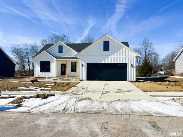 $399,000 | 1213 Parkview Drive, Eureka, IL 61530