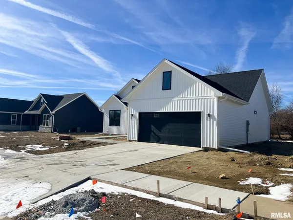 $399,000 | 1213 Parkview Drive, Eureka, IL 61530