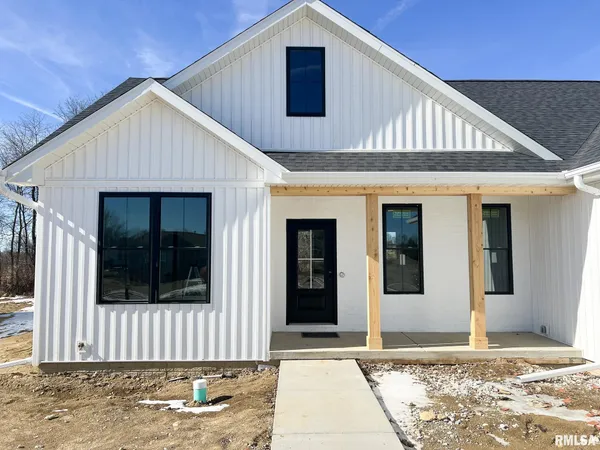 $399,000 | 1213 Parkview Drive, Eureka, IL 61530