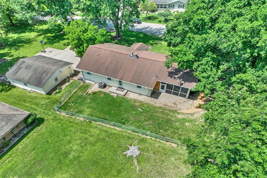 24 Circle Drive Decatur, IL 62521 - Photo 3 of 41