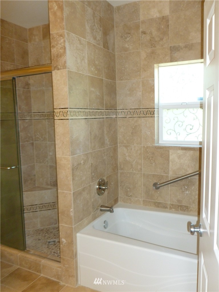 409 Jackson Street Steilacoom, WA 98388 - Photo 11 of 24