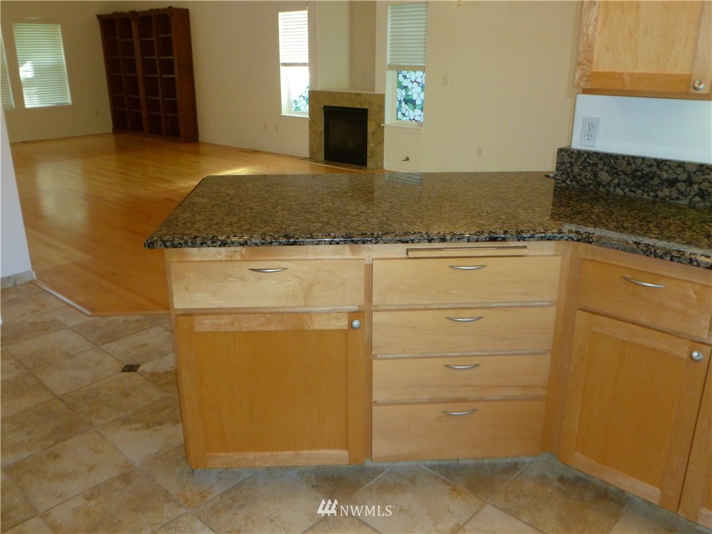 409 Jackson Street Steilacoom, WA 98388 - Photo 8 of 24