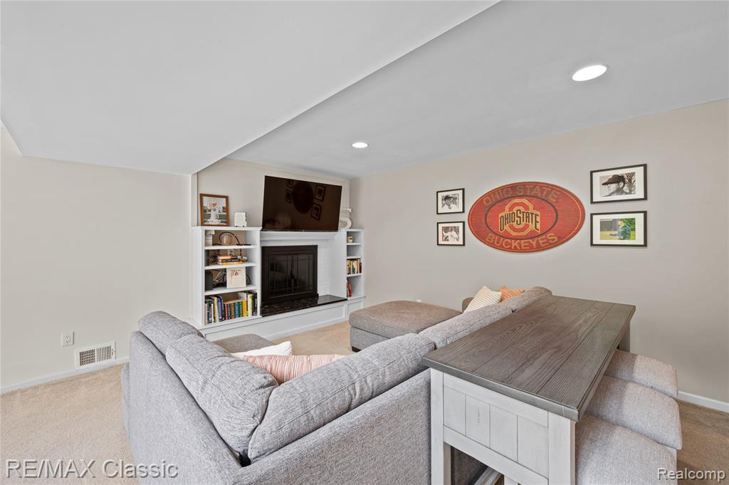 1467 West Avon Road Rochester Hills, MI 48309 - Photo 37 of 51