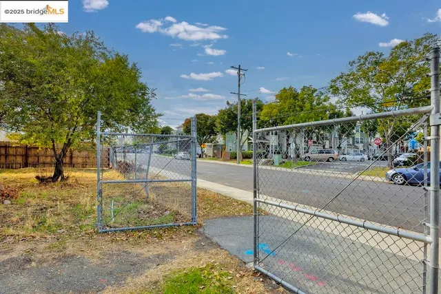 a view of a entertaining space