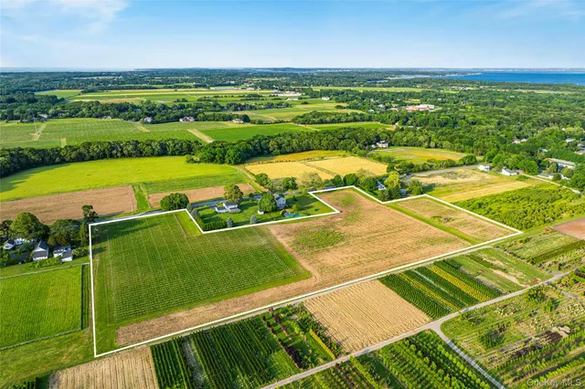 a view of a tennis court