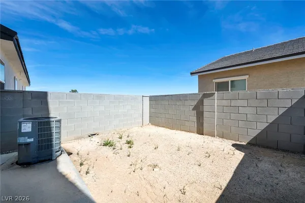 $300,000 | 382 East Erin Street, Pahrump, NV 89048