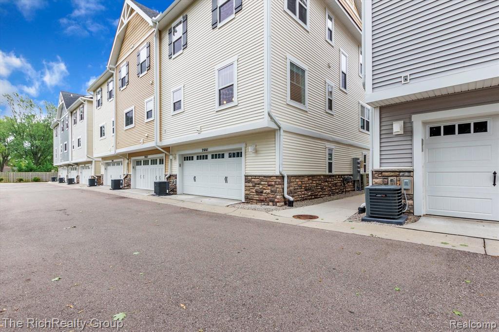 2661 Harvard Road, Unit 15 Berkley, MI 48072 - Photo 36 of 44 Gallery Image 36
