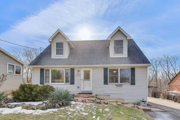 $369,000 | 25097 West Buena Avenue, Lake Villa, IL 60046