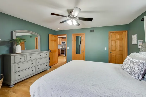 $369,000 | 25097 West Buena Avenue, Lake Villa, IL 60046