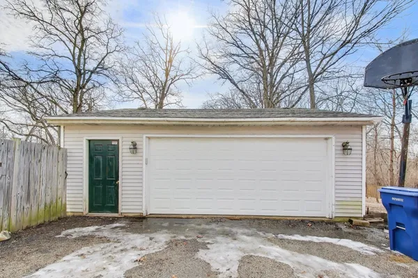 $369,000 | 25097 West Buena Avenue, Lake Villa, IL 60046
