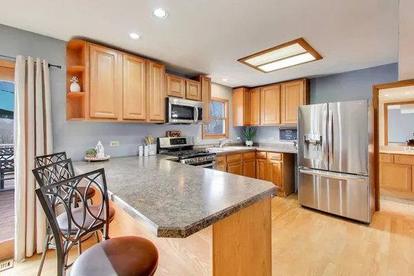 $369,000 | 25097 West Buena Avenue, Lake Villa, IL 60046