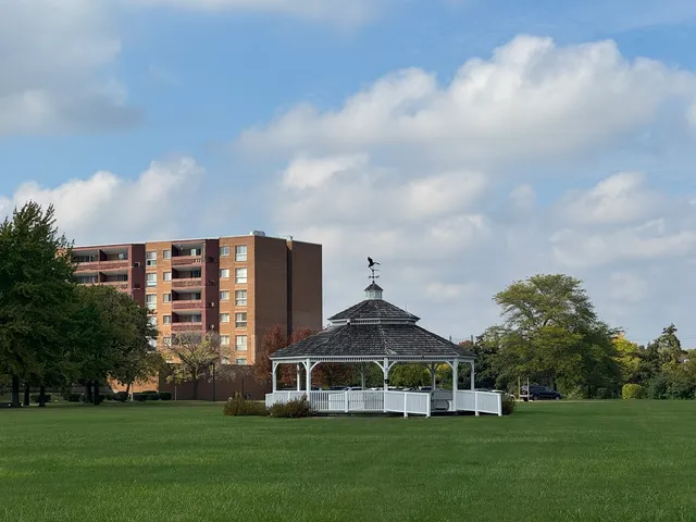 $100,000 | 200 Park Avenue, Unit 725, Calumet City, IL 60409